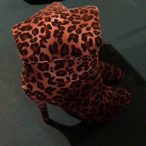 Leopard Worthington Boots